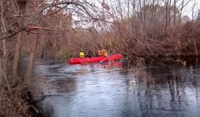 Bingöl’de Murat Nehri’nde Mahsur Kalan 4 Kişi Kurtarıldı